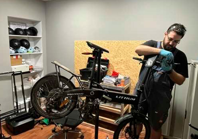 electric scooter workshop in Madrid